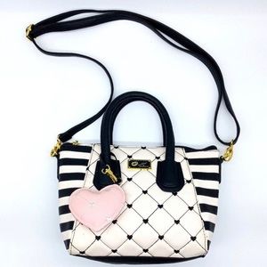Betsey Johnson Crossbody Purse Handbag Luv Faux Leather Satchel Bag Kiss Heart